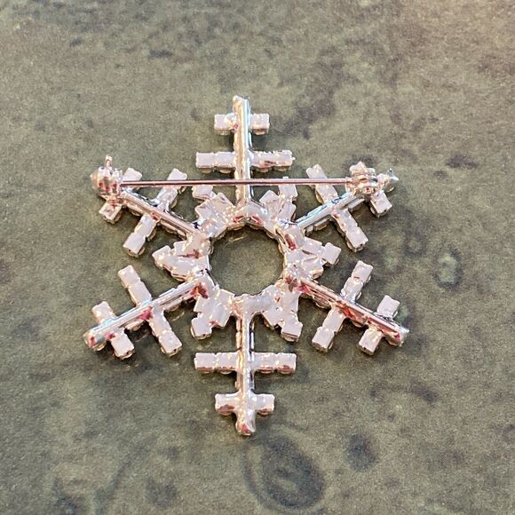 White rhinestones brooch festive Christmas holiday silver snowflake motif pin - Picture 3 of 3
